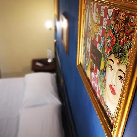 Del Centro Bed and Breakfast Έννα