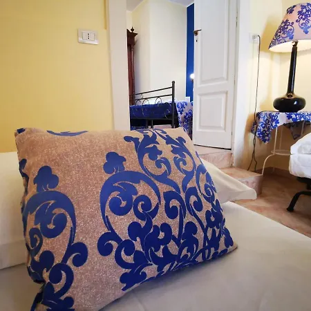 Del Centro Bed and Breakfast Έννα