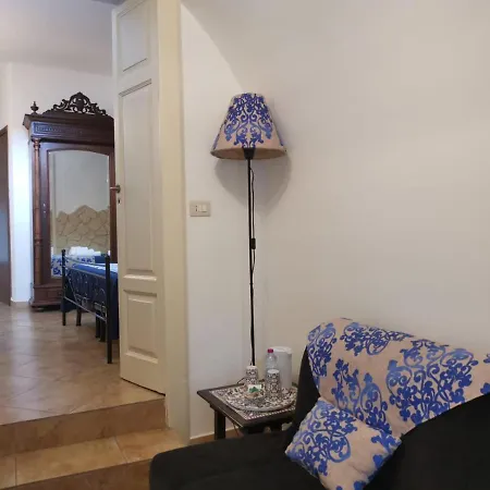 Del Centro فندق مبيت وإفطار إينّا