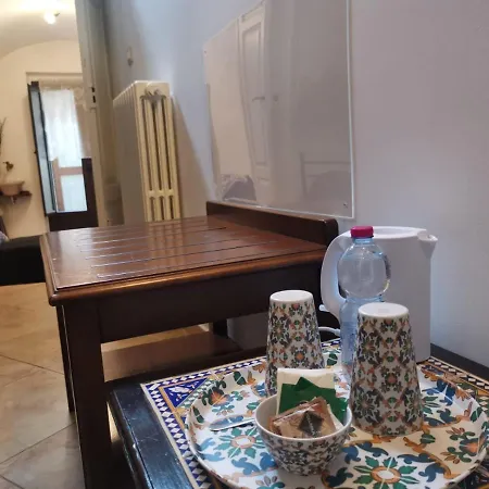 Del Centro Bed and Breakfast Έννα