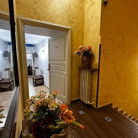 Del Centro Bed and Breakfast Έννα