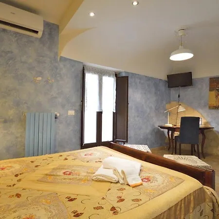 Del Centro 3* Έννα