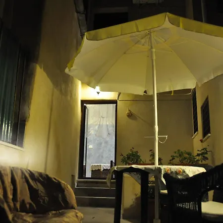 Del Centro Bed and Breakfast Έννα
