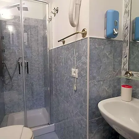 Del Centro فندق مبيت وإفطار 3*