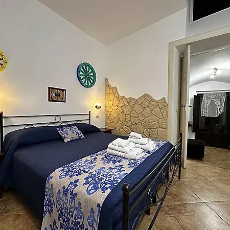 Del Centro فندق مبيت وإفطار إينّا