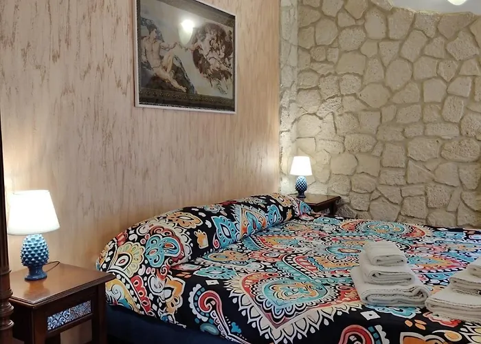 Del Centro 住宿加早餐酒店 恩纳