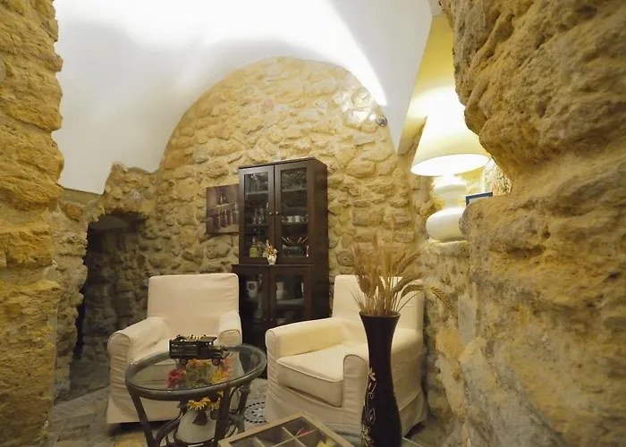 Del Centro 住宿加早餐酒店 恩纳